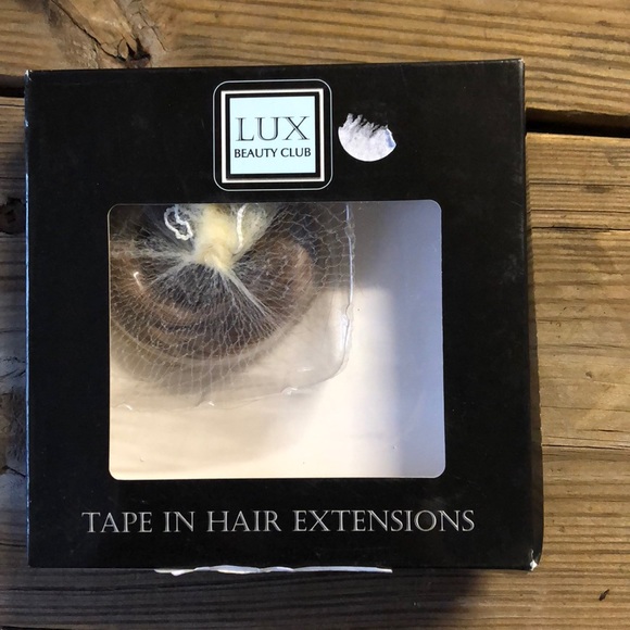 Accessories - 12 tape in hair extensions 18” golden brown strt